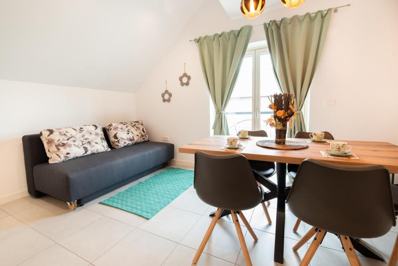 Apple Tree Apartment เบลด ภายนอก รูปภาพ